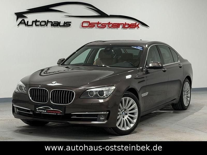 Second-hand BMW 730 258 CP (189 kW) 2014 Maro Berlinǎ
