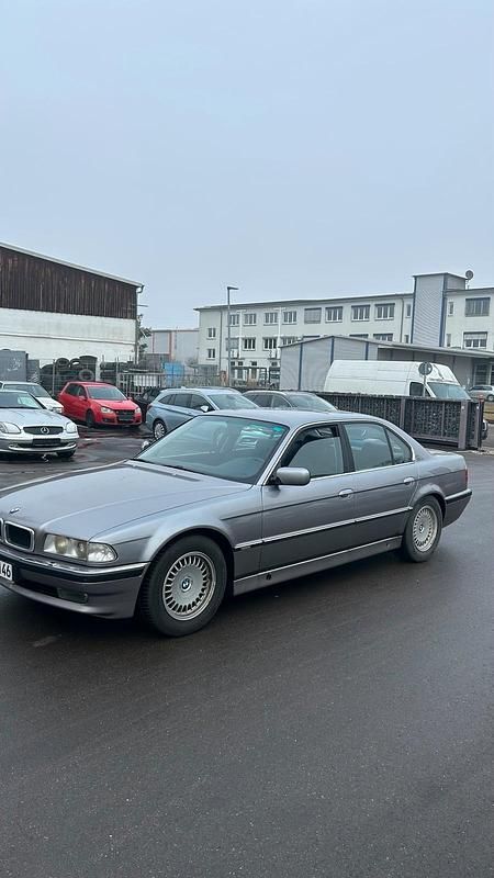 Gebraucht BMW 728 193 PS (141 kW) 1995 Silber Limousine