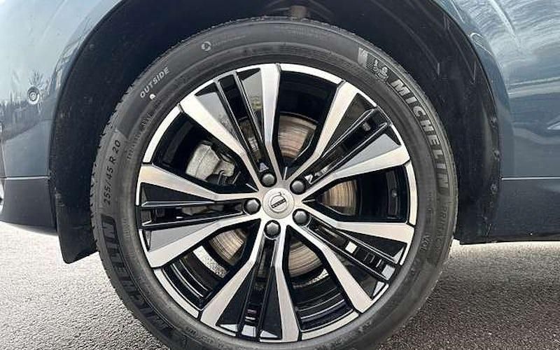 Gebraucht Volvo XC60 Plus 250 PS (183 kW) 2025 Denim blue SUV