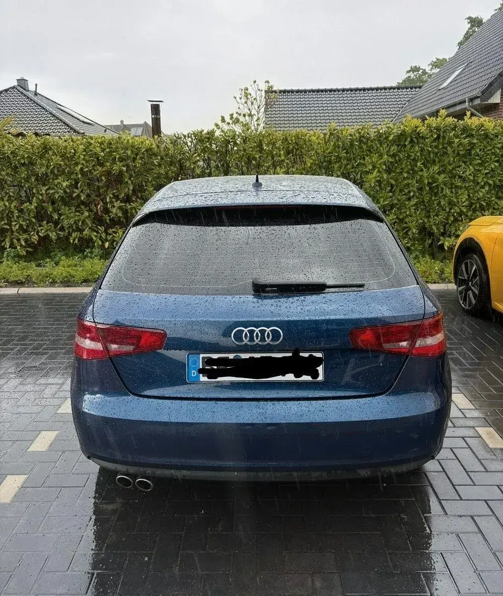 Gebraucht Audi A3 Ambiente 150 PS (110 kW) 2015 Blau Limousine