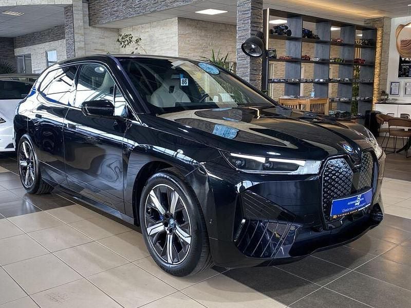 Schwarz Gebraucht 2023 BMW iX Sport Line SUV | 44.400 € (Guter Preis) - Bild 1/4