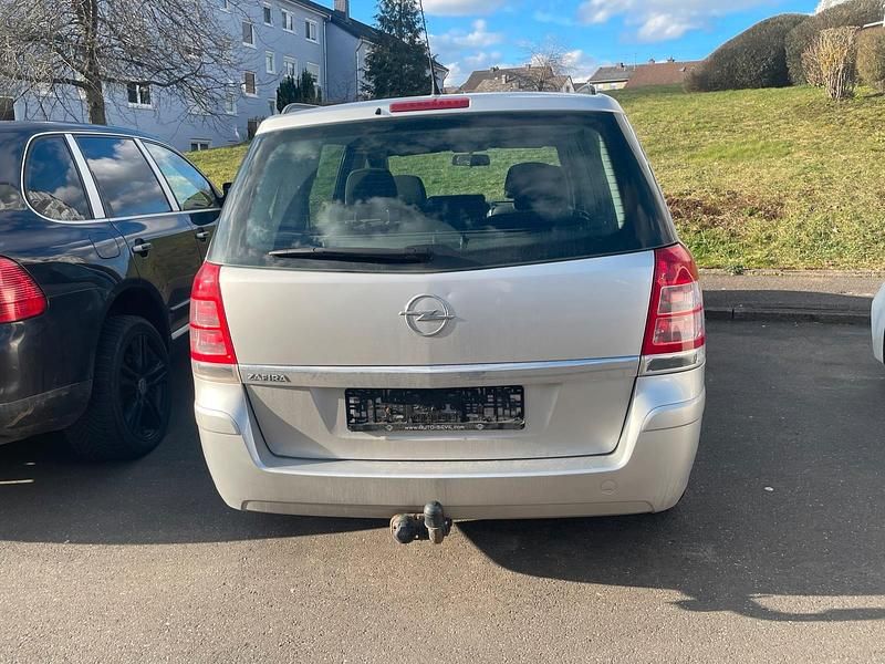 Gebraucht Opel Zafira 140 PS (102 kW) 2009 Silber Van / Kleinbus
