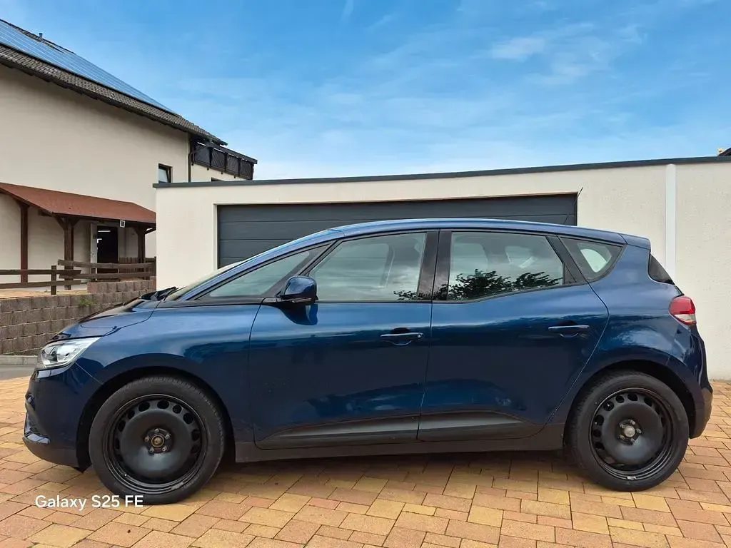 Gebraucht Renault Scénic Life 116 PS (85 kW) 2017 Blau Van / Kleinbus