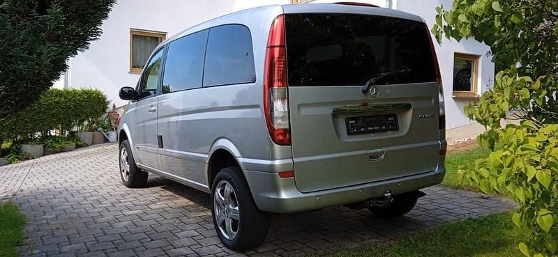 Grau Gebraucht 2009 Mercedes Viano Van / Kleinbus | 7.300 € (Superpreis) - Bild 1/4