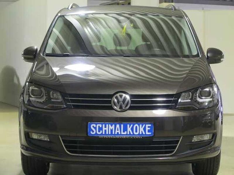 Black oak brown Gebraucht 2021 VW Sharan Comfortline Van / Kleinbus | 26.950 € (Fairer Preis) - Bild 1/4