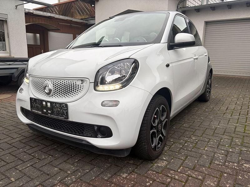 Gebraucht Smart ForFour Passion 71 PS (52 kW) 2017 Weiß Kleinwagen