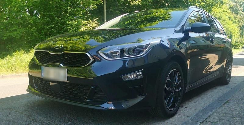 Schwarz Gebraucht 2019 Kia Ceed Vision Kleinwagen | 15.700 € (Teuer) - Bild 1/4