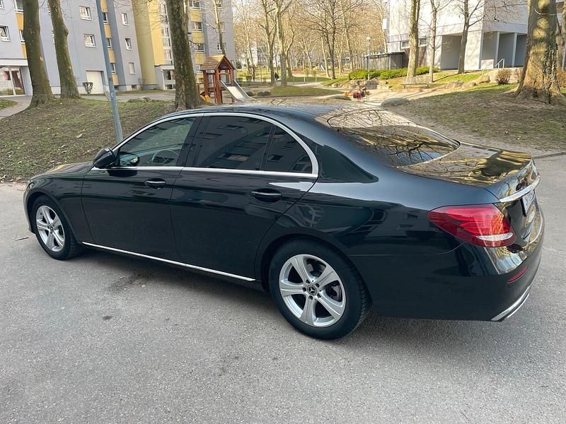 Gebraucht Mercedes E200 184 PS (135 kW) 2017 Schwarz Limousine