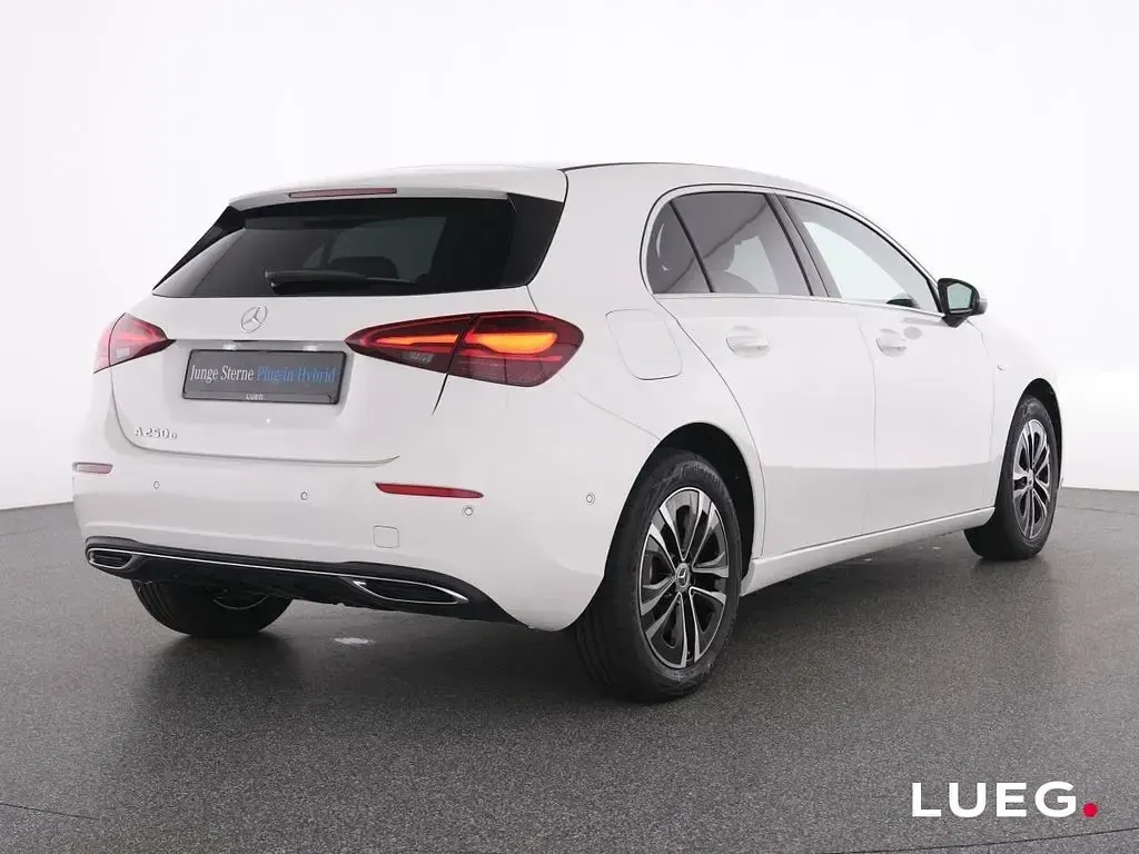 Gebraucht Mercedes A250 Progressive 218 PS (160 kW) 2025 Weiß Limousine