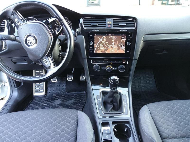 Weiß Gebraucht 2018 VW Golf VII Join Kombi | 13.900 € (Superpreis) - Bild 1/4