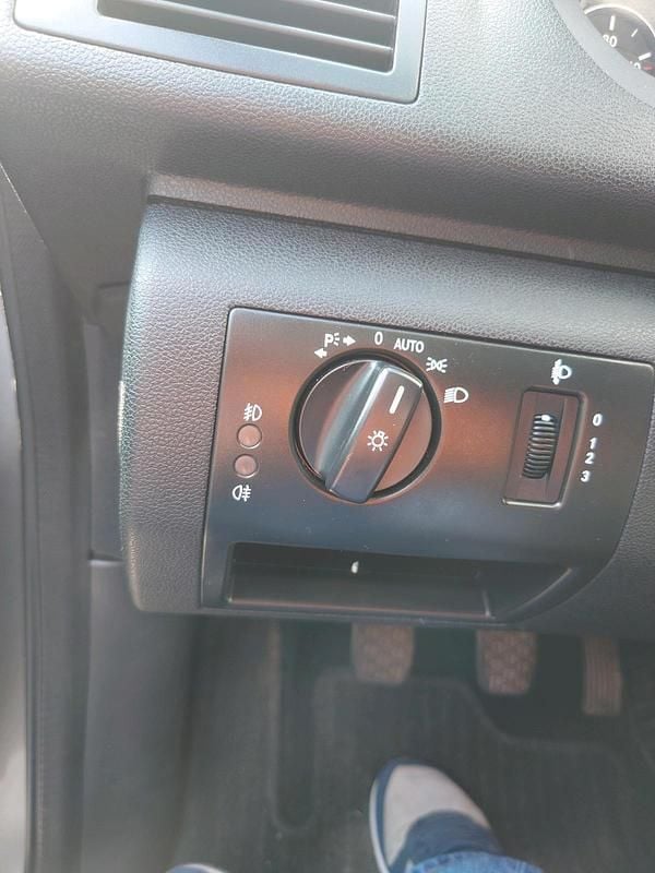 Gebraucht Mercedes A160 95 PS (69 kW) 2011 Silber Kleinwagen