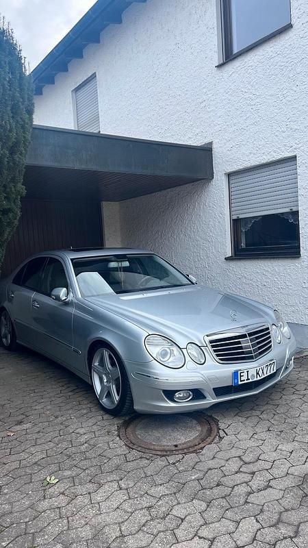 Gebraucht Mercedes E300 211 PS (155 kW) 2008 Silber Limousine