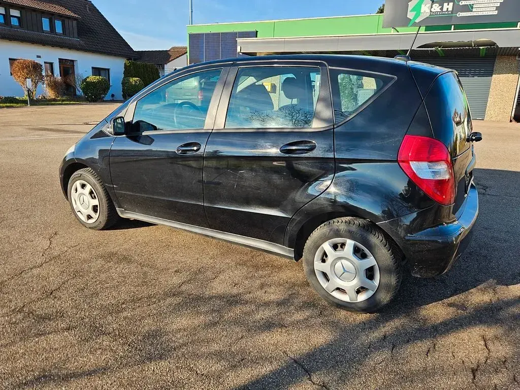 Gebraucht Mercedes A160 95 PS (69 kW) 2010 Schwarz Limousine