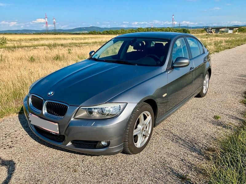 Grau Gebraucht 2011 BMW 316 Comfort Edition Limousine | 7.500 € (Fairer Preis) - Bild 1/4