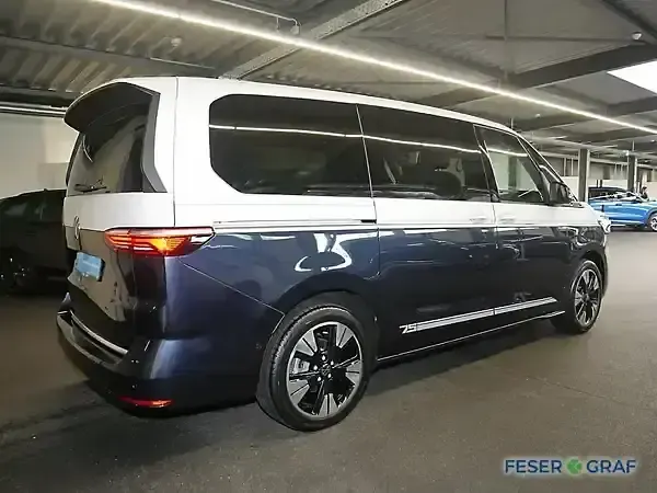 Neu VW Multivan 150 PS (110 kW) 2026 Candyweiß / starlight blue metallic Van / Kleinbus