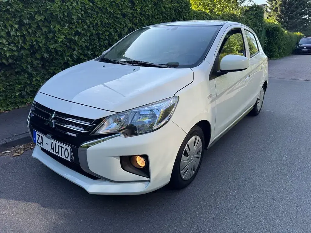 Gebraucht Mitsubishi Space Star Basis 71 PS (52 kW) 2020 Weiß Kleinwagen