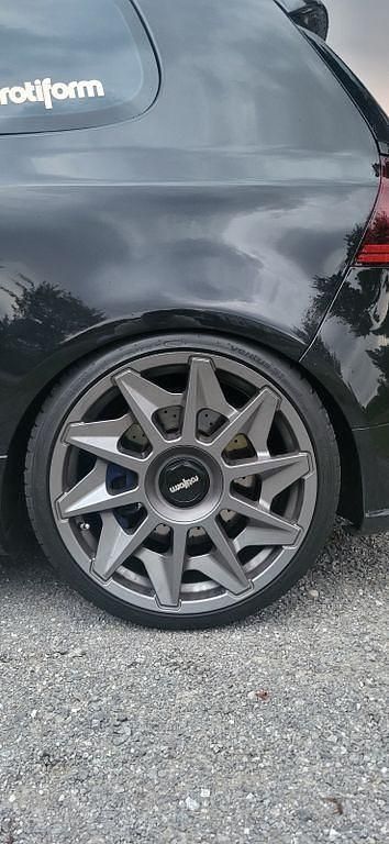 Gebraucht VW Golf VI R 250 PS (183 kW) 2008 Schwarz Kleinwagen