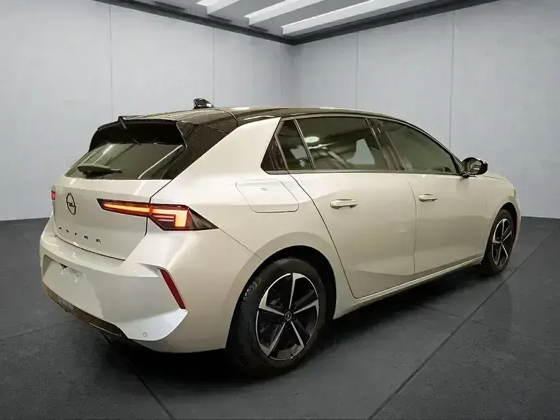 Gebraucht Opel Astra 131 PS (96 kW) 2025 Grau Limousine