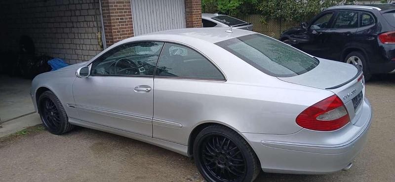 Silber Gebraucht 2007 Mercedes CLK200 Avantgarde Coupé | 6.599 € (Fairer Preis) - Bild 1/4