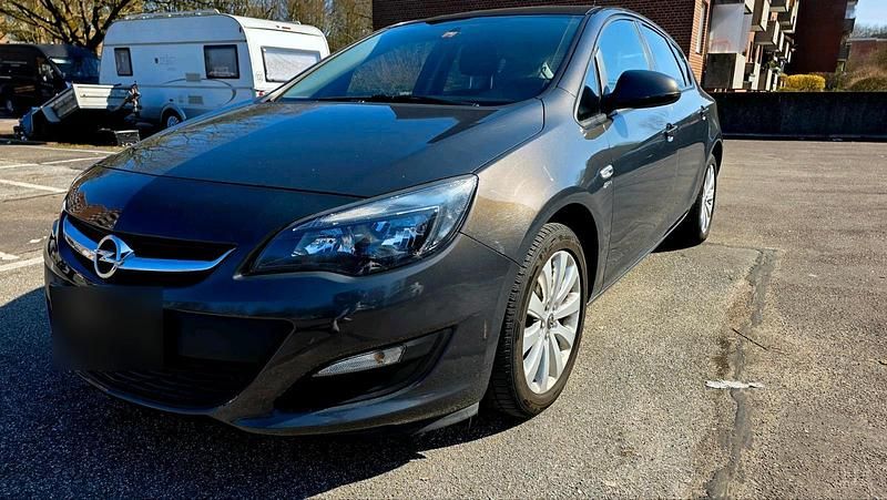 Gebraucht Opel Astra Active 100 PS (73 kW) 2013 Grau Limousine