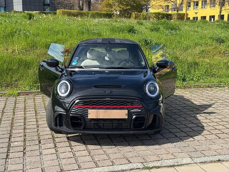 Używany Mini John Cooper Works 231 KM (169 kW) 2023 Czarny Hatchback