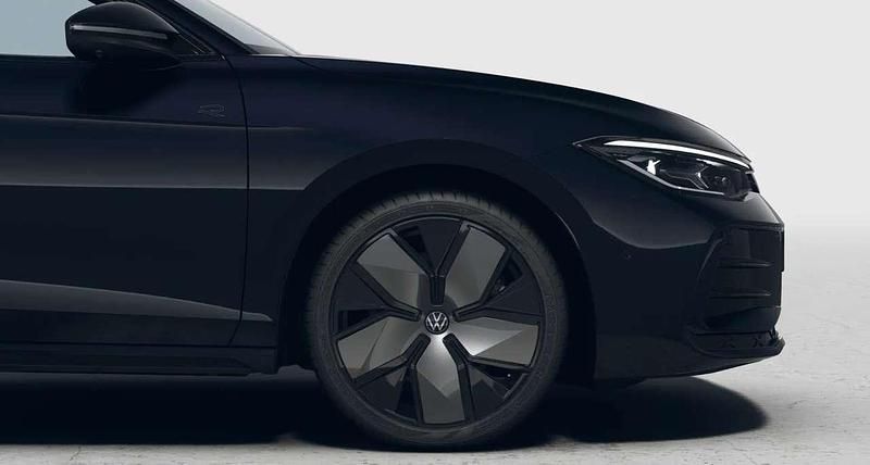 Neu VW Passat R-line 193 PS (141 kW) 2026 Grenadilla black metallic Kombi