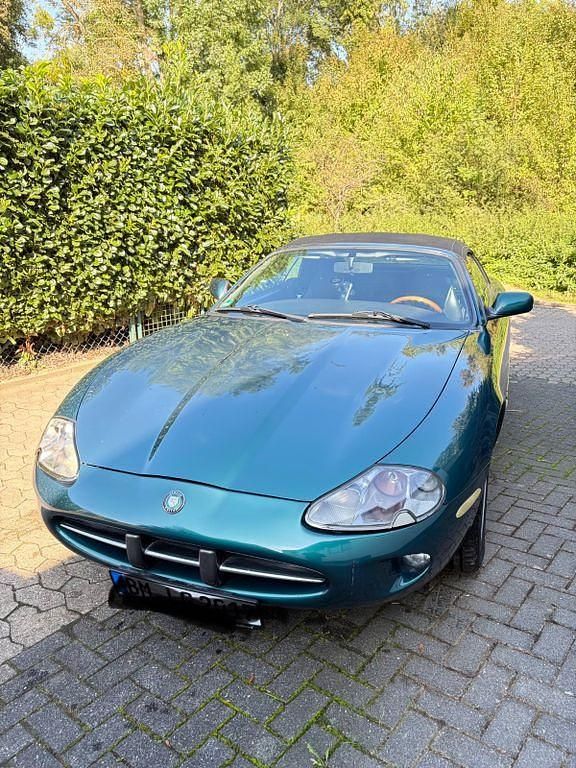 Grün Gebraucht 1998 Jaguar XK8 Cabrio | 9.999 € (Fairer Preis) - Bild 1/4