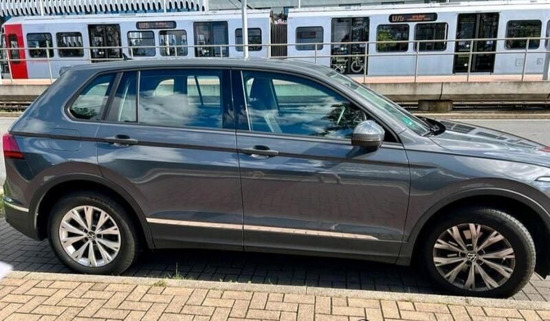 Grau Gebraucht 2020 VW Tiguan SUV | 19.999 € (Superpreis) - Bild 1/4