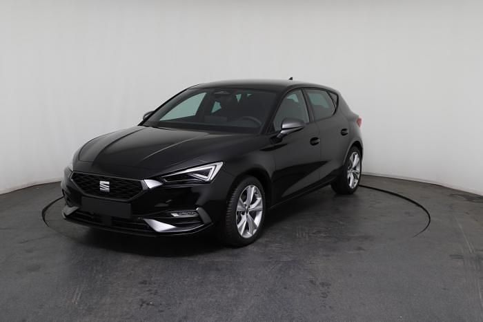 Neu Seat Leon FR 150 PS (110 kW) 2025 Schwarz, nachtschwarz 0e0e Limousine