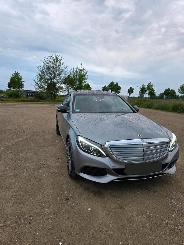 Silber Gebraucht 2016 Mercedes C250 Limousine | 16.000 € (Guter Preis) - Bild 1/4