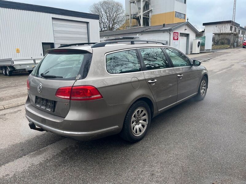 Gebraucht VW Passat Comfortline 160 PS (117 kW) 2010 Braun Kombi