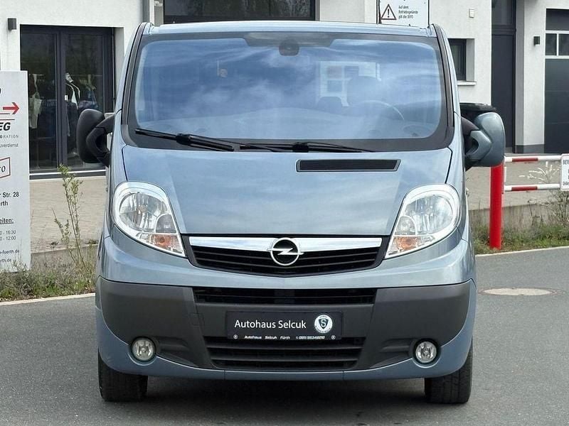 Używany Opel Vivaro Cosmo 114 KM (83 kW) 2014 Niebieski Minivan