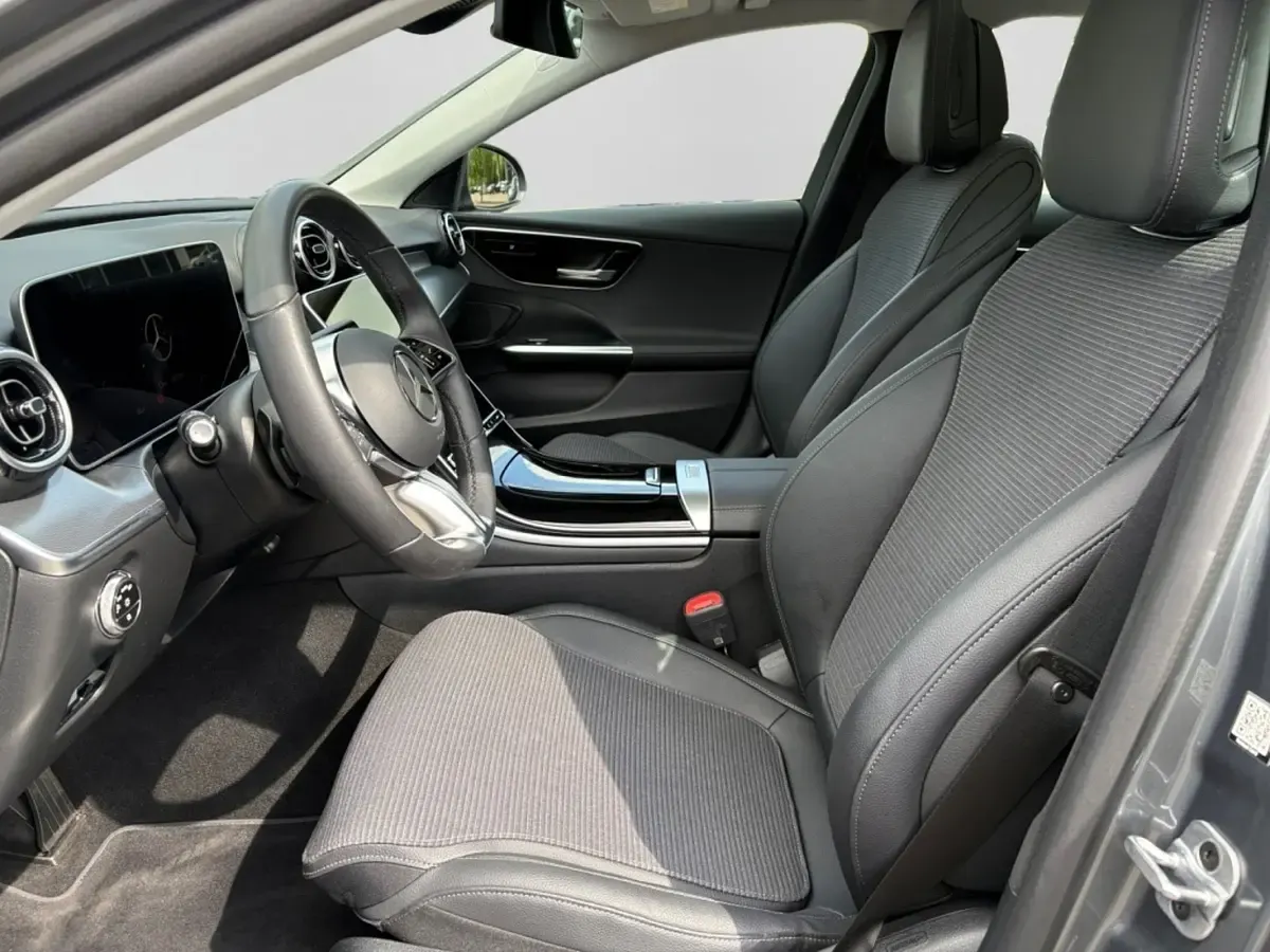 Gebraucht Mercedes C220 Avantgarde 145 PS (106 kW) 2025 Szary Kombi