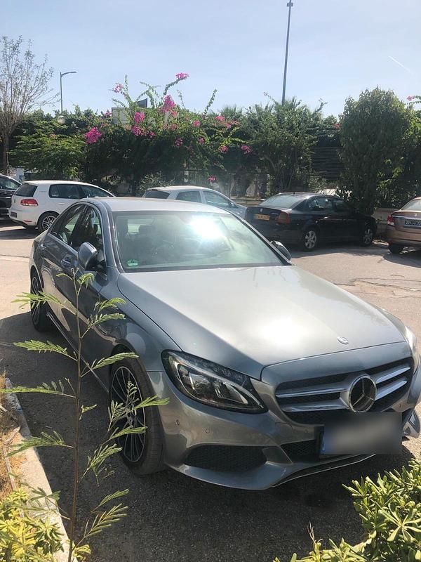 Grau Gebraucht 2016 Mercedes C200 Limousine | 17.400 € (Superpreis) - Bild 1/4