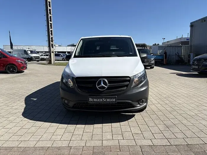 Gebraucht Mercedes Vito 163 PS (119 kW) 2021 Arktikweiß Van