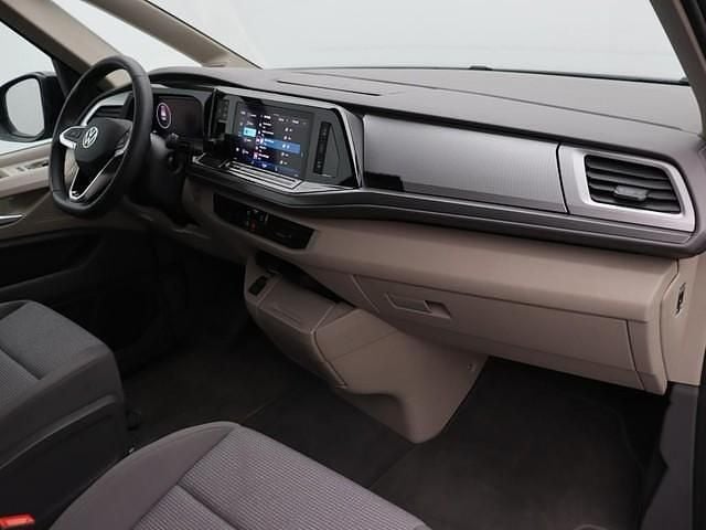 Second-hand VW Multivan 150 CP (110 kW) 2024 Gri Monovolum