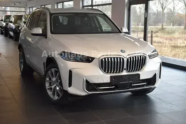 Gebraucht BMW X5 Sport Line 489 PS (359 kW) 2023 Weiß SUV
