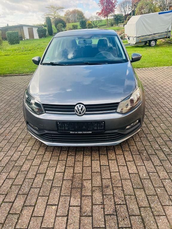 Gebraucht VW Polo Trendline 60 PS (44 kW) 2015 Grau Limousine