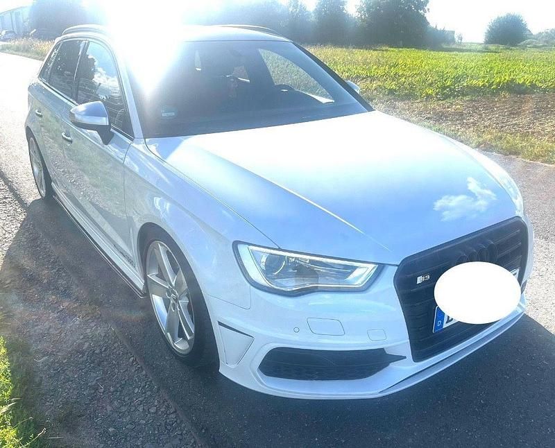 Weiß Gebraucht 2013 Audi S3 Sportback Design Kombi | 15.750 € (Guter Preis) - Bild 1/4