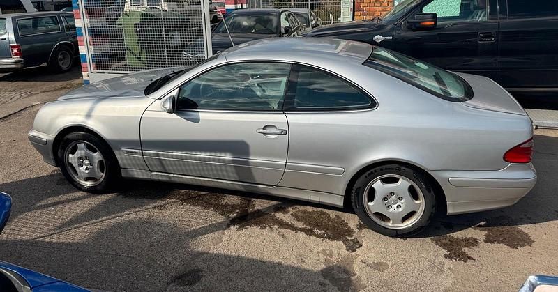 Gebraucht Mercedes CLK230 Elegance 193 PS (141 kW) 2000 Silber Coupé