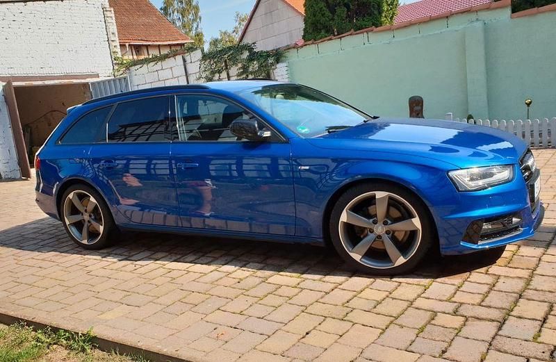 Gebraucht Audi A4 S-Line 150 PS (110 kW) 2015 Blau Kombi