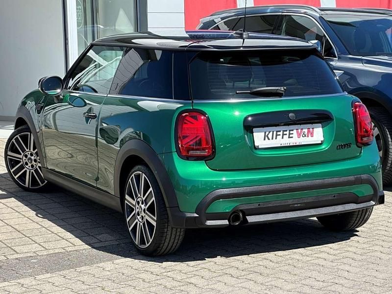 Second-hand Mini Cooper 136 CP (100 kW) 2024 Verde Hatchback