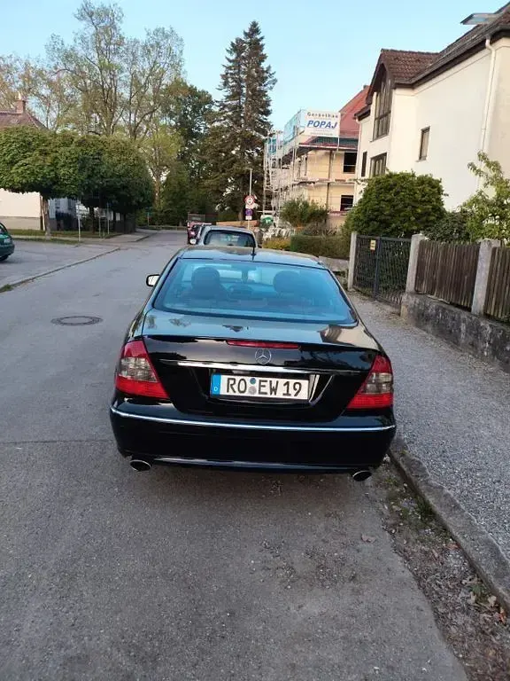 Gebraucht Mercedes E280 Avantgarde 190 PS (139 kW) 2008 Schwarz Limousine