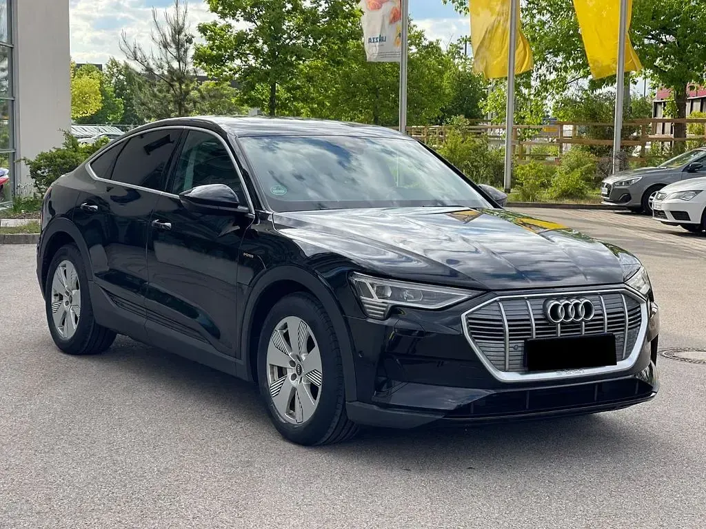 Second-hand Audi e-tron Ambiente 230 kW (313 CP) 2021 Negru SUV
