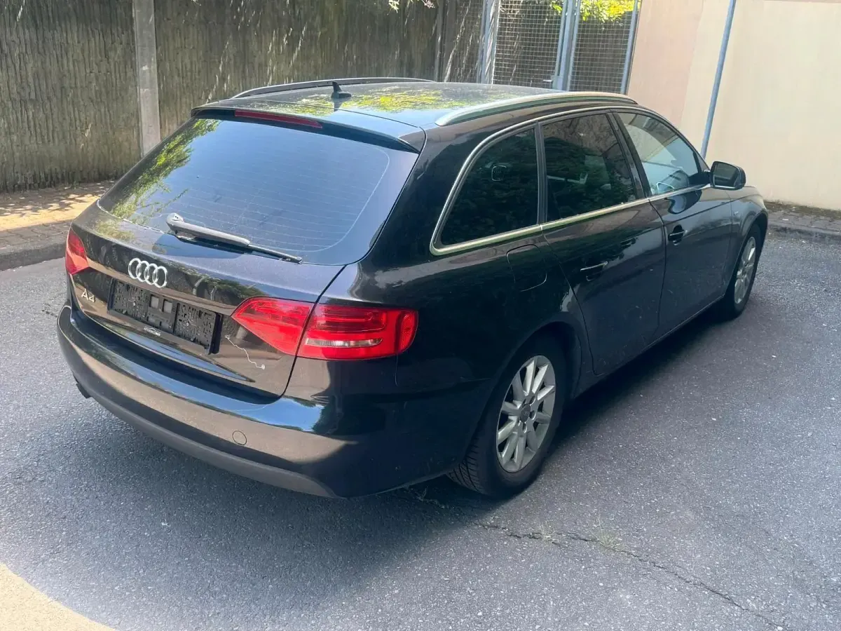 Gebraucht Audi A4 S-Line 160 PS (117 kW) 2011 Schwarz Limousine