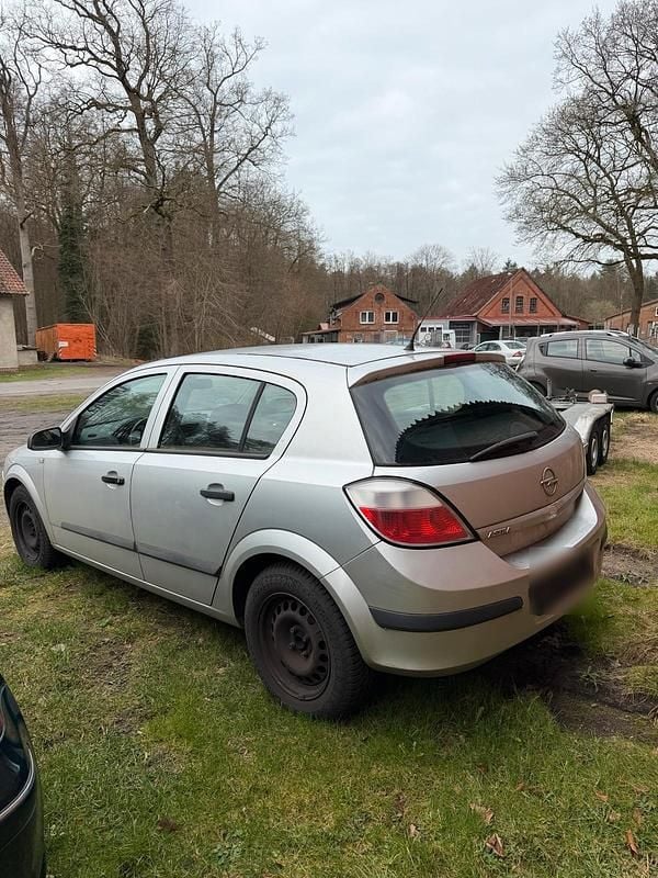 Gebraucht Opel Astra 90 PS (66 kW) 2006 Silber Limousine