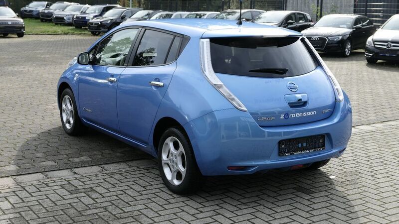 Gebraucht Nissan Leaf 80 kW (109 PS) 2012 Blau Kleinwagen