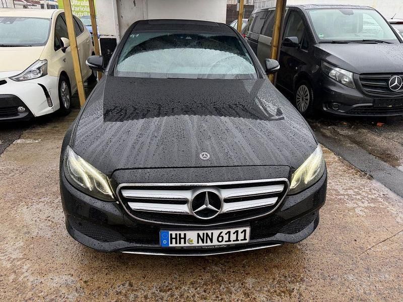 Gebraucht Mercedes E220 Avantgarde 194 PS (142 kW) 2018 Schwarz Limousine