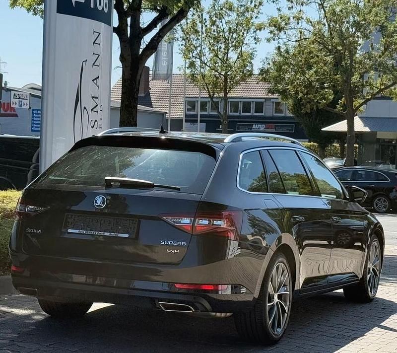 Gebraucht Skoda Superb LAURIN & KLEMENT 272 PS (200 kW) 2019 Schwarz Kombi