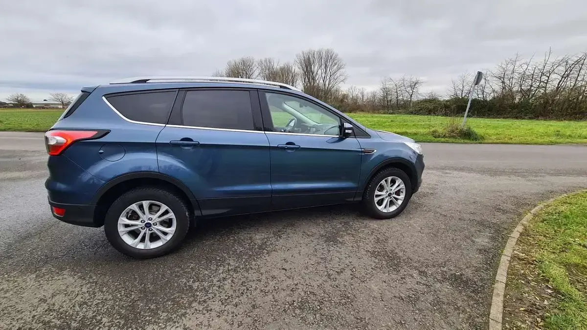 Gebraucht Ford Kuga Cool & Connect 150 PS (110 kW) 2020 Blau SUV